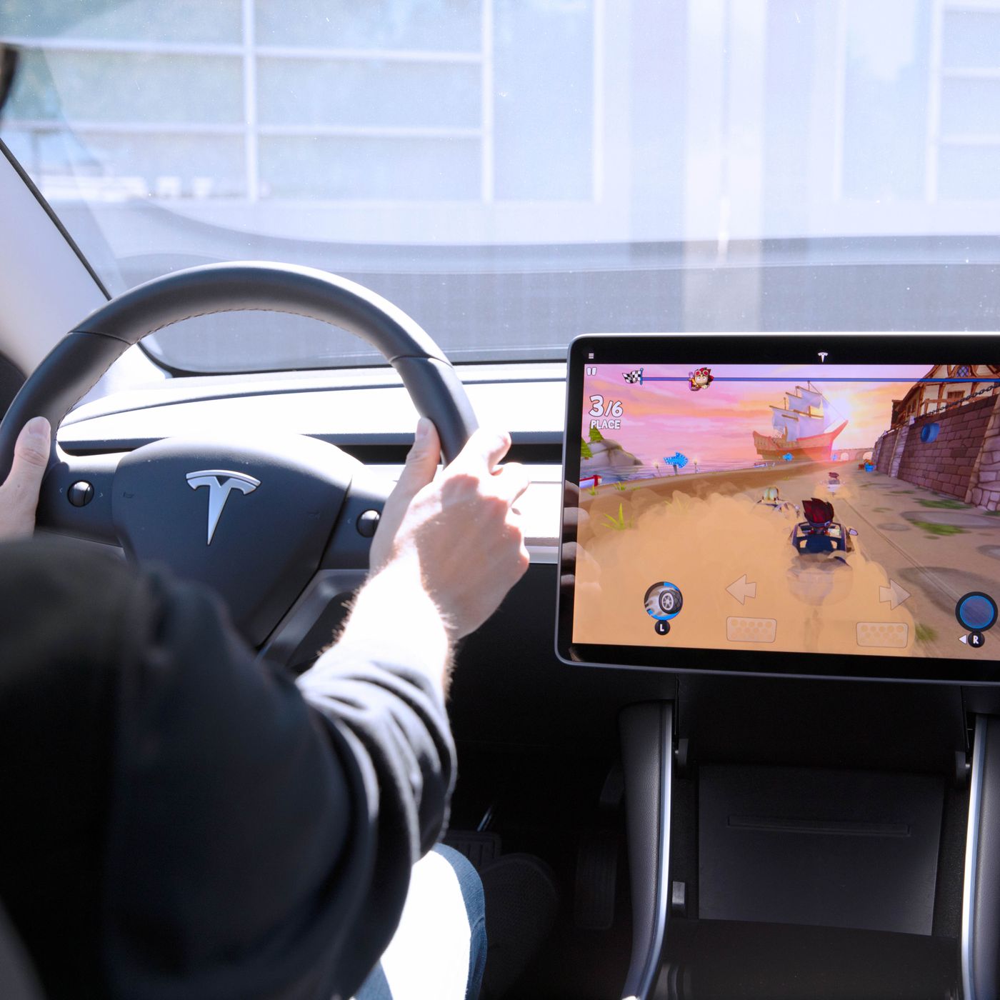 Why Playing Video Games in Your Tesla is a Bad Idea